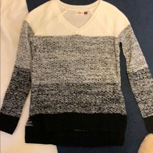 Long sleeve sweater
